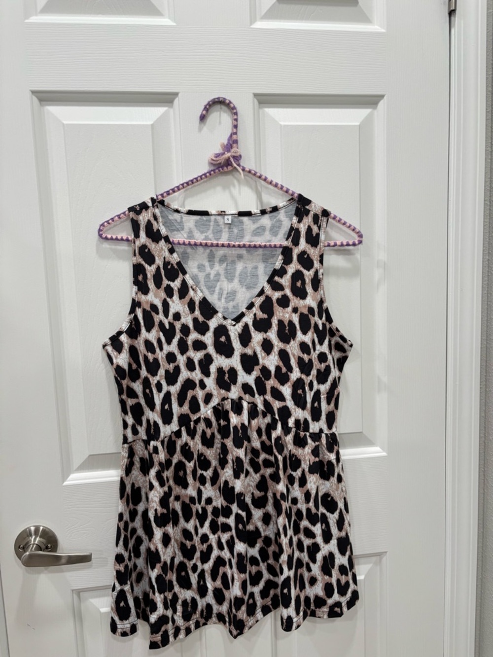 Sleeveless Leopard Print V-Neck Swing Top - Black & Cream size Small  $12 nwt